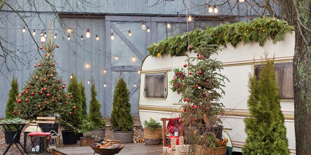 ‘Tis the Season to RV: Some of the most impressive RV holiday setups we’ve ever seen!