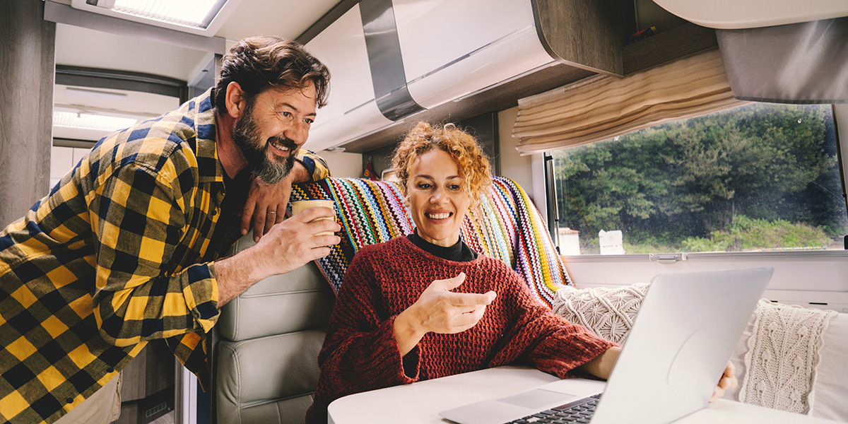 6 Ways to Compare Listings When Buying RVs Online