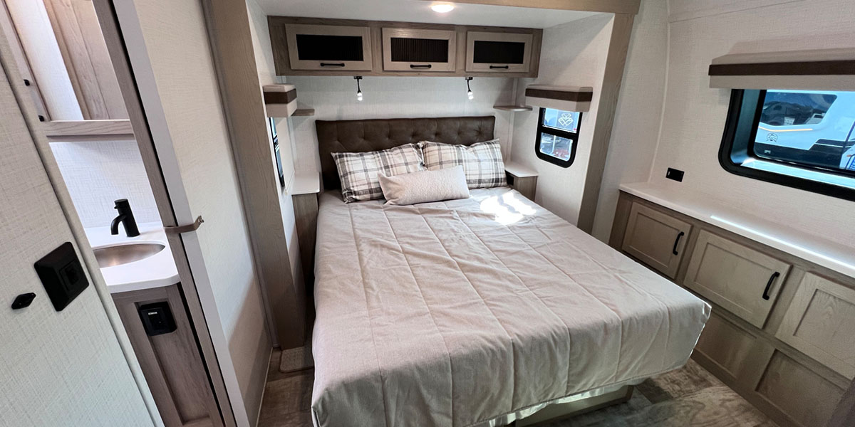 RV Open House: 2024 Rockwood Signature 8338DB Preview