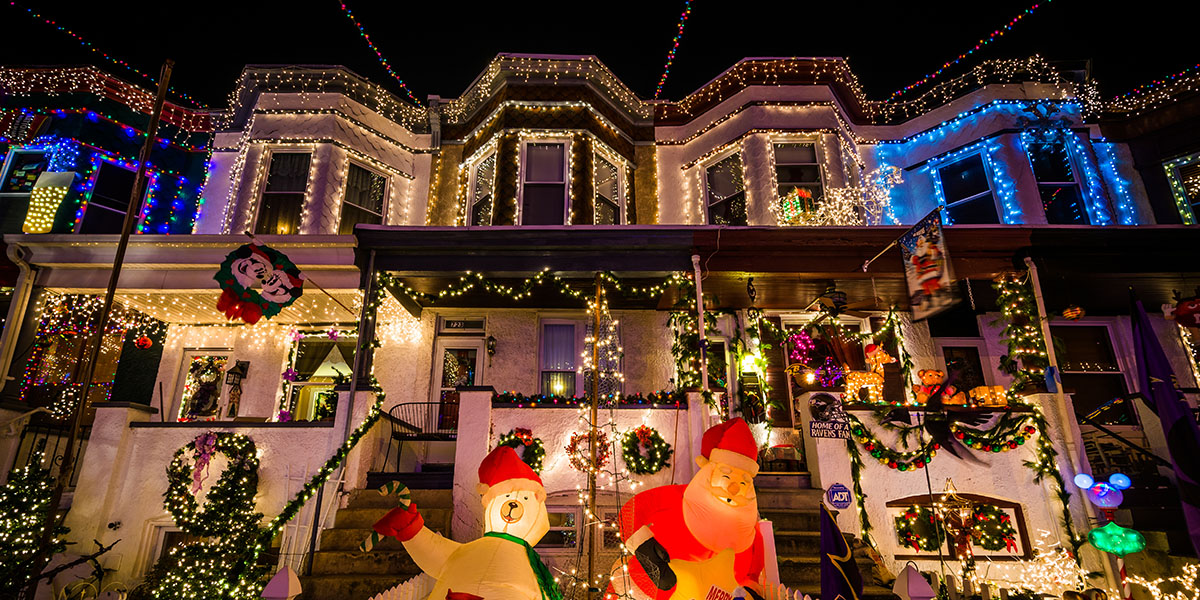 5 of the Most Festive Holiday Roads in America – As Rated by RV Trader
