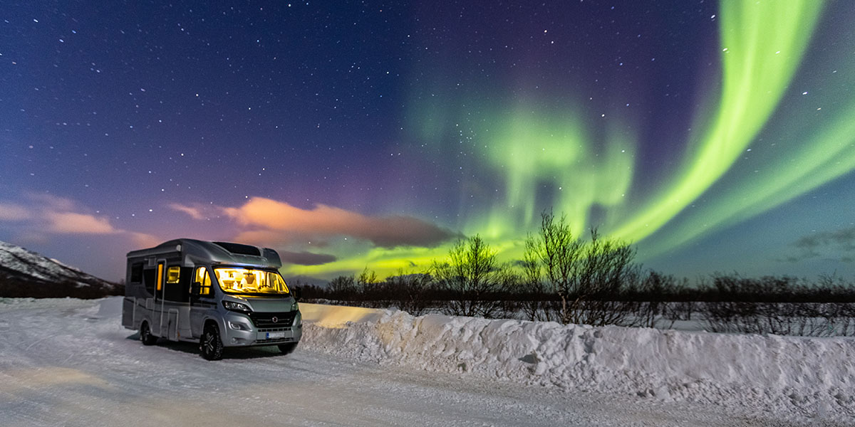 6 Spectacular Spots in the U.S. to View the Northern Lights in Your RV