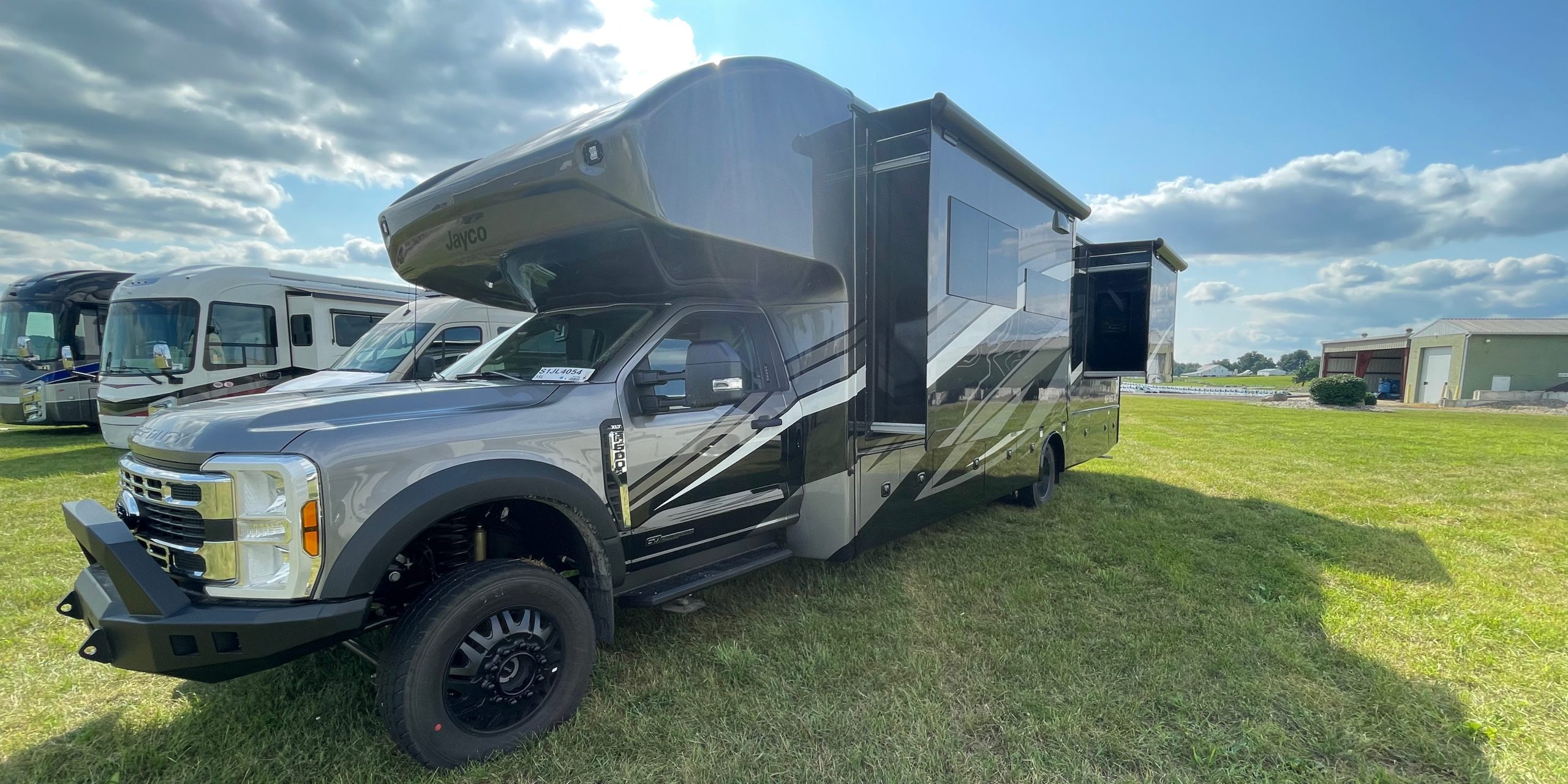 2025 Jayco Seneca XT 35L Review