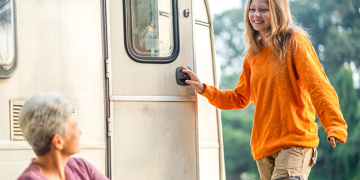 How to Be Good a Camping Neighbor: 5 Tips for RVers